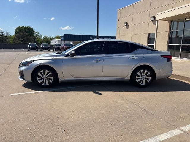 2024 Nissan Altima — side profile view