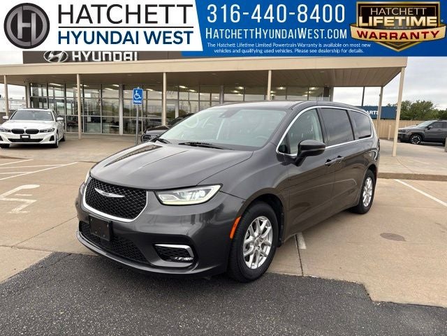 2023 Chrysler Pacifica Touring L in Granite Crystal Metallic Clearcoat — front three-quarter view