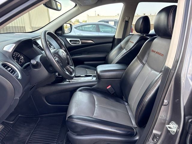 2019 Nissan Pathfinder — interior view