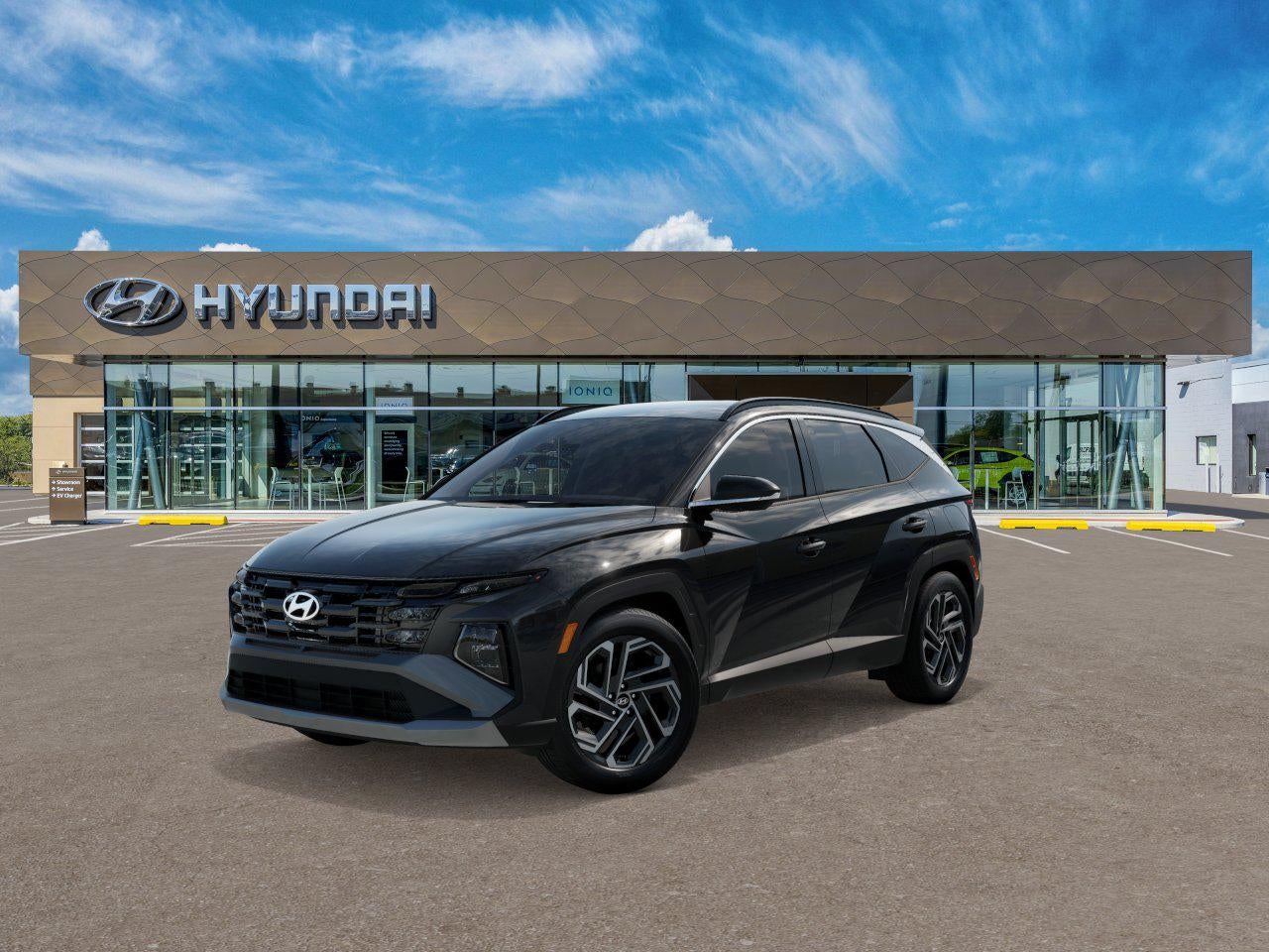 2026 Hyundai TUCSON SEL Plus FWD in Phantom Black — front three-quarter view